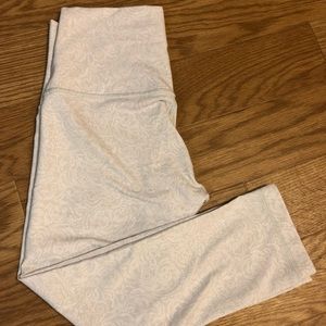 Lululemon Wunder Under Crop size 8